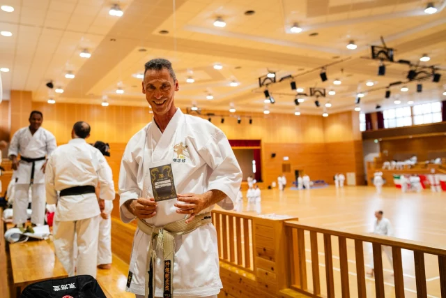 🥋 En direct d’Okinawa : Stage spécial 70 ans de Jundokan 🥋

Nos guerriers Shisa participent actuellement à un stage intensif au cœur du Goju-Ryu à Okinawa, marquant le 70e anniversaire de la Jundokan. Suivez leur parcours au dojo où ils perfectionnent leur art sous la tutelle des maîtres renommés.

Des techniques séculaires aux pratiques modernes, ils vivent une expérience immersive dans la tradition du karaté. Restez connectés pour plus de mises à jour de cette aventure martiale unique!

#ShisaKaraté #Jundokan70 #Okinawa #StageKaraté